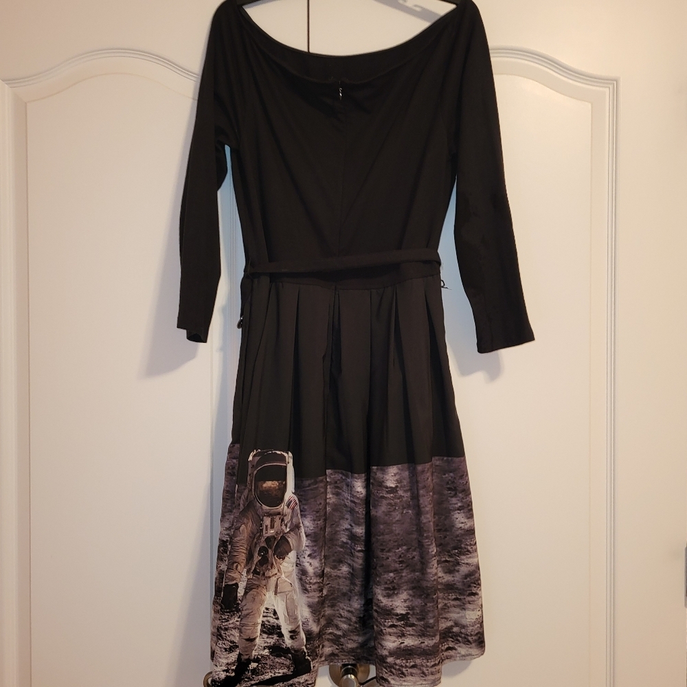 Eshakti Astronaut Dress - Picture 3 of 10